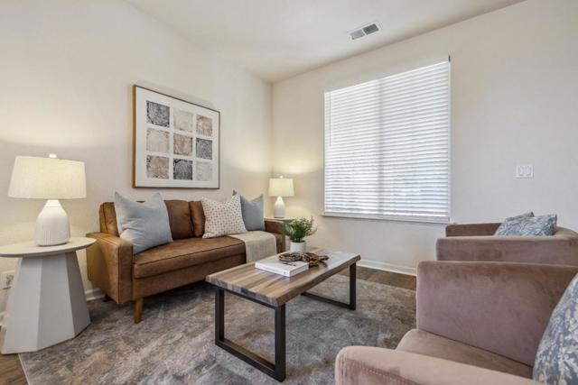 4276 Bay Crest Circle, Seaside CA: https://media.crmls.org/mediaz/a97d68d0-f501-4cb5-842c-80bb5937561e.jpg