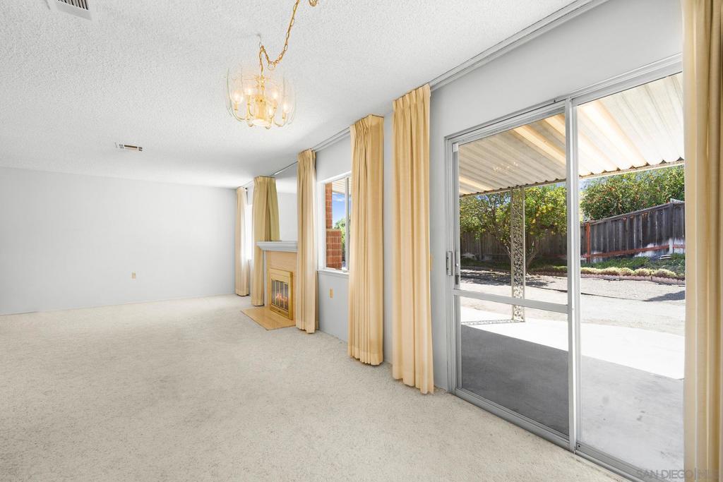 16371 Bernardo Oaks Dr - photo 8
