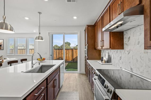 857 Fatima Ln, Morgan Hill CA: https://media.crmls.org/mediaz/a97e1bd3-486a-4358-b449-3669124cc785.jpg