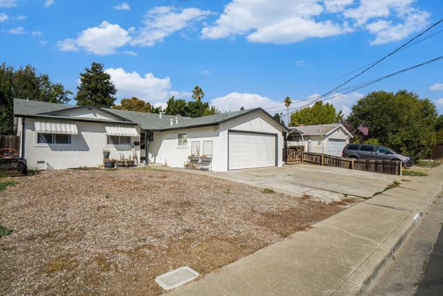 3556 Vancouver Way, Concord CA: https://media.crmls.org/mediaz/a97e216f-d1c0-438f-bab1-622d0c999bec.jpg