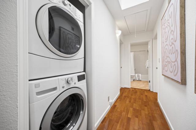 8 Arch Street, Redwood City CA: https://media.crmls.org/mediaz/a97e4211-06ef-4c6d-834a-6aa7143921a5.jpg