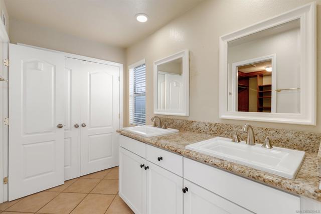 2870 Andover Ave, Carlsbad CA: https://media.crmls.org/mediaz/a97e69ba-bfa5-4053-9f75-e906551f0b7b.jpg