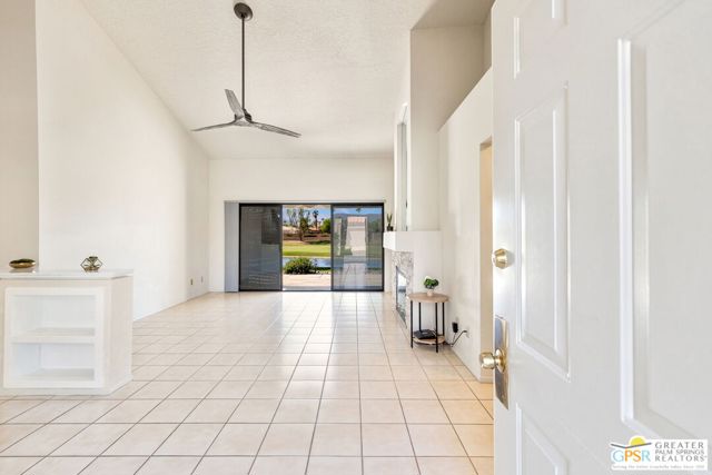 41387 Princeville Lane, Palm Desert CA: https://media.crmls.org/mediaz/a97f61ea-b04b-4359-b5dc-6586f3ebd768.jpg