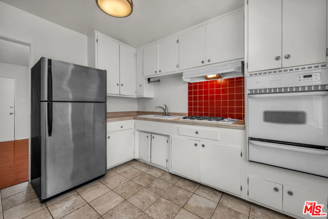 1648 Edgecliffe Drive, Los Angeles CA: https://media.crmls.org/mediaz/a980338b-6569-49d1-98b2-22f9455cf07e.jpg