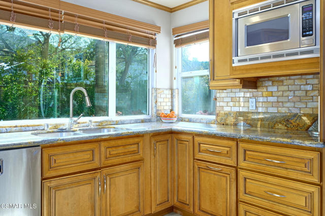 1568 Aspenwall Road, Westlake Village CA: https://media.crmls.org/mediaz/a981f6c3-b6dd-41a1-a0bc-466d3dc08d56.jpg