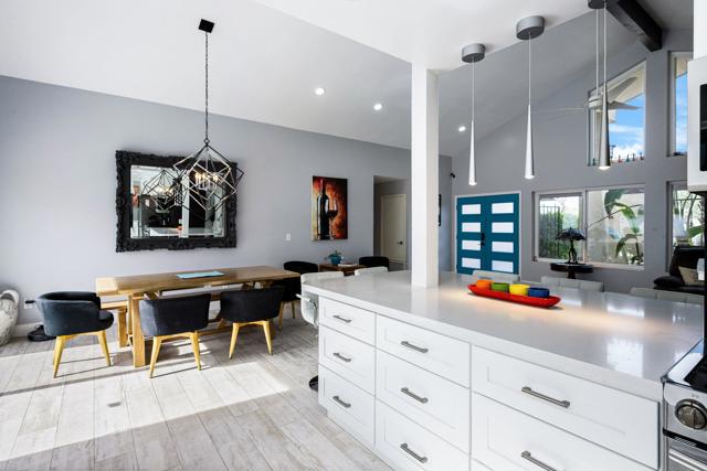 72915 Skyward Way, Palm Desert CA: https://media.crmls.org/mediaz/a982243b-3d29-44e5-844e-984c4d9bb744.jpg