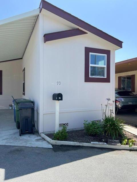 356 Reservation Road, Marina CA: https://media.crmls.org/mediaz/a982eff9-56fd-43b4-9c4c-ea943fda4ef7.jpg