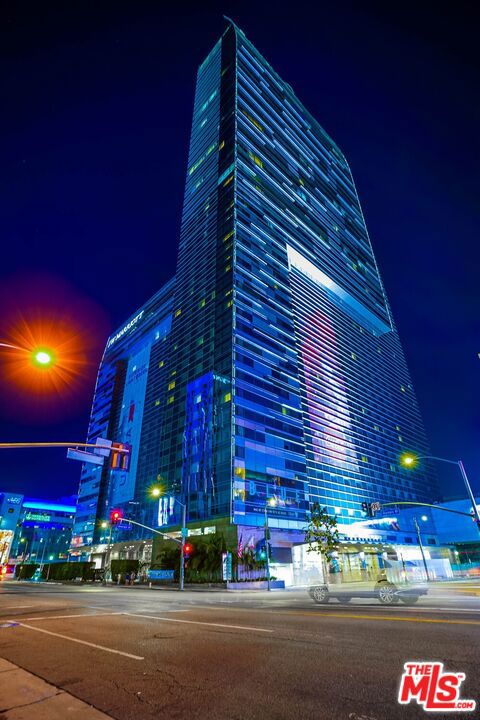 900 W Olympic Boulevard, Los Angeles CA: https://media.crmls.org/mediaz/a983001c-b313-47d9-8e52-355a99b9a883.jpg