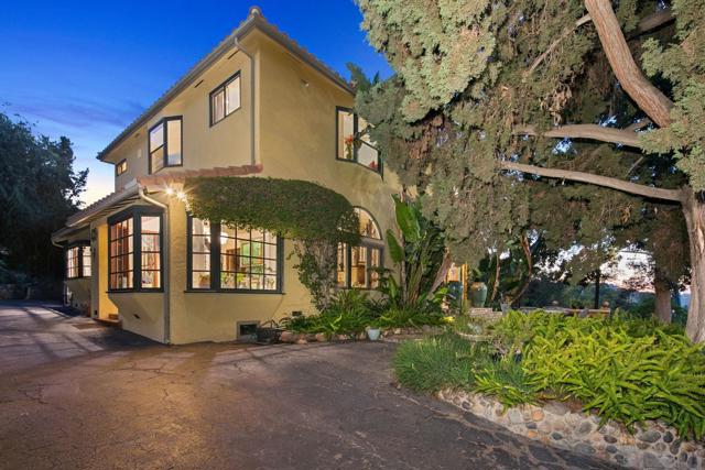 1115 S Mollison Ave, El Cajon CA: https://media.crmls.org/mediaz/a983061d-df25-4bbd-a6fe-305f8dbf5fb8.jpg