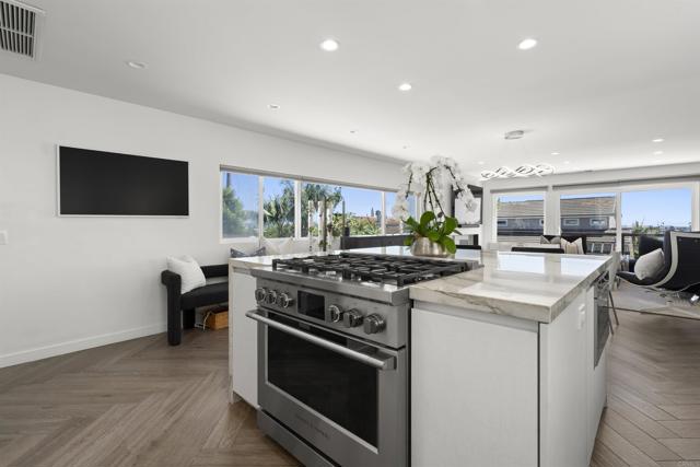 Detail Gallery Image 20 of 57 For 936 Armada, San Diego,  CA 92106 - 4 Beds | 3 Baths