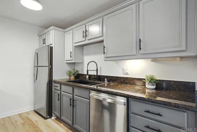 5252 Orange Avenue, San Diego CA: https://media.crmls.org/mediaz/a98468e4-d98b-42aa-a9d4-19b3476f7a27.jpg