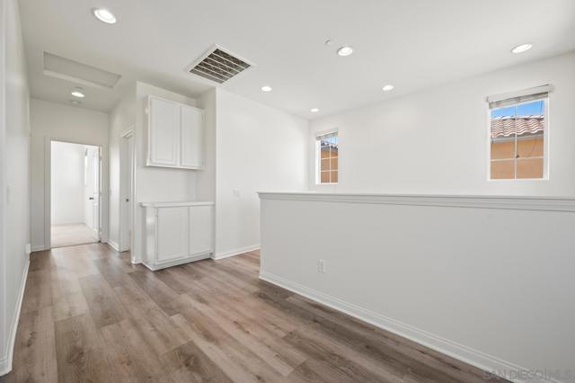 1718 Santa Ivy Ave, Chula Vista CA: https://media.crmls.org/mediaz/a984e2a8-b2d2-4ec2-b00a-46c6b2d0cb23.jpg