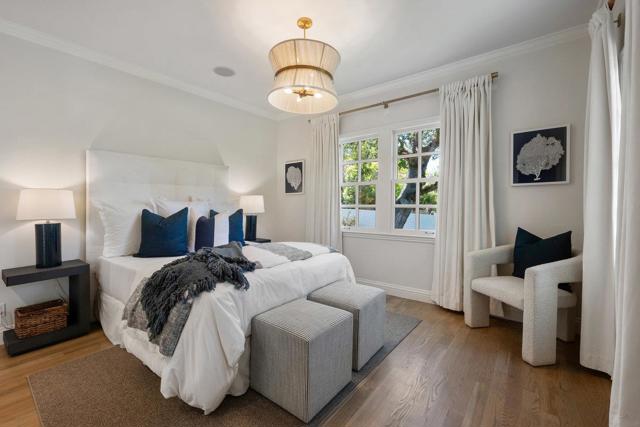 130 Stonehedge Road, Hillsborough CA: https://media.crmls.org/mediaz/a9861743-3fb4-4a52-b2ed-c9ce7f6c9953.jpg