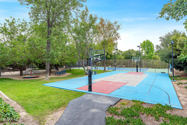 566 Rancho Road, Thousand Oaks CA: https://media.crmls.org/mediaz/a986da5a-c335-4eeb-9ad4-0c49e59656d5.jpg
