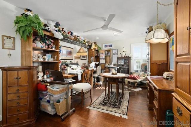 3868 Avenida Feliz, Rancho Santa Fe CA: https://media.crmls.org/mediaz/a986f911-c9f0-4aa7-879b-813440c8a846.jpg