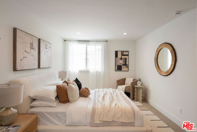 13245 Fiji Way, Marina del Rey CA: https://media.crmls.org/mediaz/a9870f6e-d08b-4a2d-bbc7-9d90092a881e.jpg