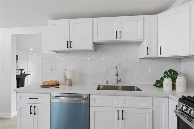 27707 La Porte Ave, Hayward CA: https://media.crmls.org/mediaz/a9872110-eebf-4142-9670-c92ca8f097ee.jpg