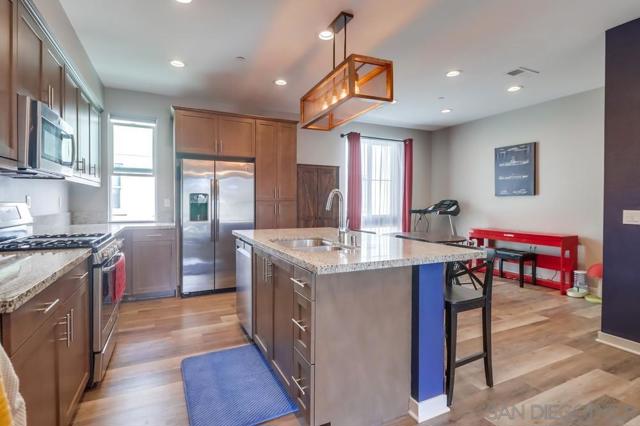 1875 Observation Way, Chula Vista CA: https://media.crmls.org/mediaz/a987cd13-2c78-49f8-9de4-10ad76aff2cc.jpg