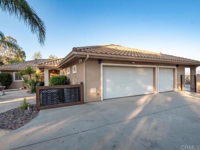 31755 Rancho Vista Road, Temecula CA: https://media.crmls.org/mediaz/a987f7ac-644a-4db8-9590-d303baa0578f.jpg