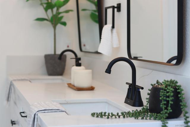 3302 Vista Rocosa, Escondido CA: https://media.crmls.org/mediaz/a988aa8a-58f6-46c4-a188-8b0cd6aa4d80.jpg