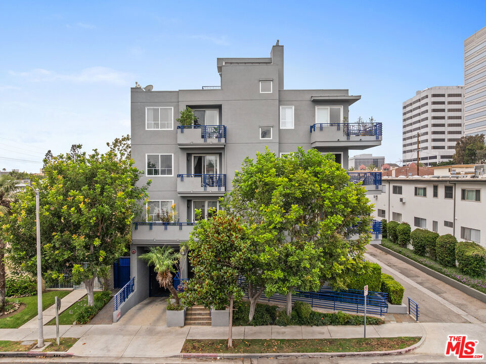 1245 Wellesley Avenue #103