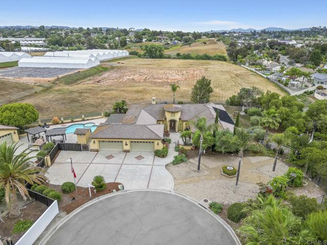 1508 Sequoia Lane, Vista CA: https://media.crmls.org/mediaz/a9898138-f136-499f-badf-8e86166dea30.jpg
