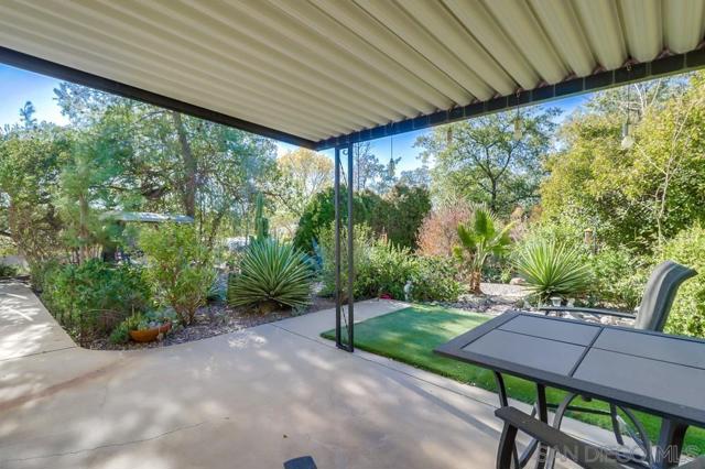 18218 Paradise Mountain Road, Valley Center CA: https://media.crmls.org/mediaz/a98a4075-9a3f-4860-a893-ed3c3e7d98ca.jpg