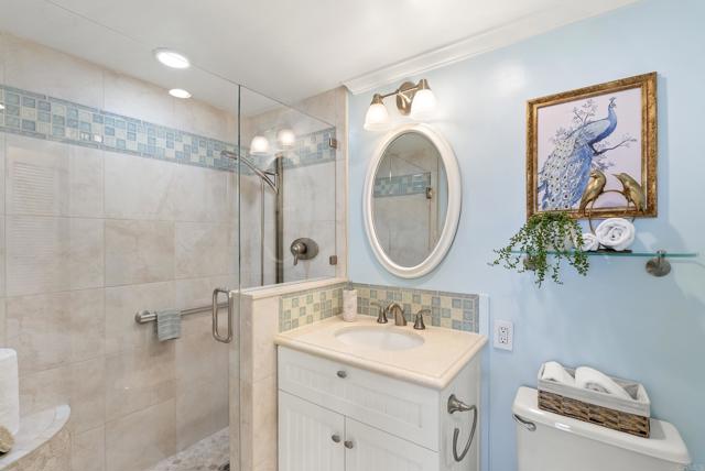 939 Coast Boulevard, La Jolla CA: https://media.crmls.org/mediaz/a98b57fc-cdce-4337-b1b4-6050a18d53db.jpg