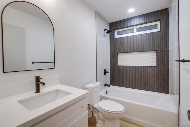 13856 Paseo Cardiel, San Diego CA: https://media.crmls.org/mediaz/a98bf404-8de1-4263-a2a5-900bb79dac9e.jpg