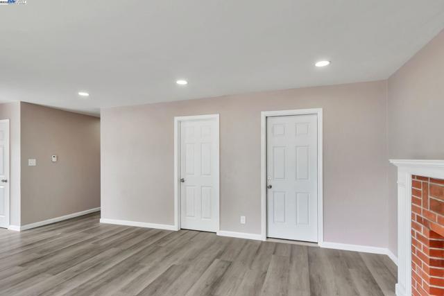 6547 Dairy Ave, Newark CA: https://media.crmls.org/mediaz/a98c6926-d344-491d-8dc2-5ad707390b09.jpg