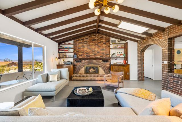 7648 Araby Avenue, 29 Palms CA: https://media.crmls.org/mediaz/a98d1c49-1aff-4384-8d27-e8ca80baa63f.jpg