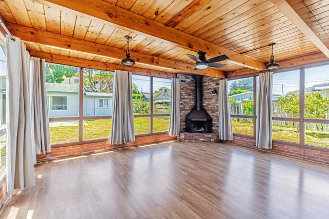 624 Filbert Street, Half Moon Bay CA: https://media.crmls.org/mediaz/a98d2499-4231-4def-a0e4-2be64cfe0e02.jpg