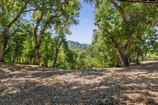 55 Vista Verde Way, Portola Valley CA: https://media.crmls.org/mediaz/a98d80d5-dffa-450c-a361-3c75b2bef099.jpg