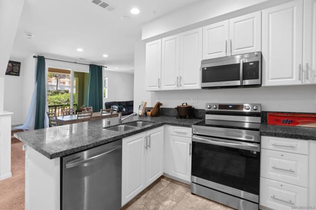 2822 Juniper Berry St, Spring Valley CA: https://media.crmls.org/mediaz/a98e6d1b-5a51-4772-9594-1028c5983f38.jpg