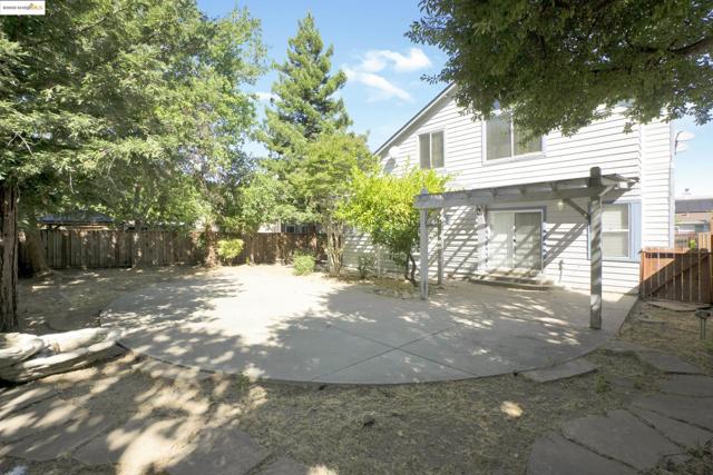 5014 Prairie Way, Antioch CA: https://media.crmls.org/mediaz/a98f0dd0-1545-47b2-bc50-f636ae22f903.jpg