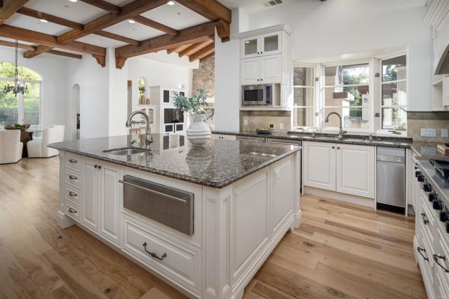 Detail Gallery Image 16 of 34 For 6725 Calle Ponte Belle, Rancho Santa Fe,  CA 92091 - 5 Beds | 5/1 Baths