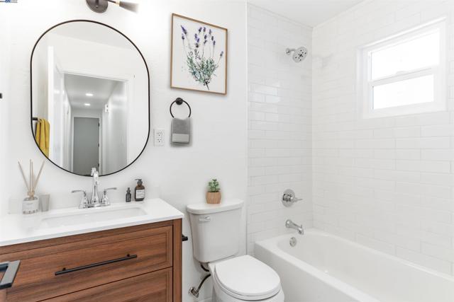 102 W 15Th St, Antioch CA: https://media.crmls.org/mediaz/a98fa486-ef6f-4409-ac41-f4f96e03f39c.jpg