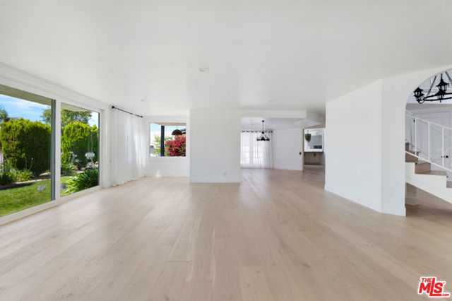 32305 Blue Rock, Westlake Village CA: https://media.crmls.org/mediaz/a98fbde4-d493-4878-89fd-2ef86cc22cbd.jpg
