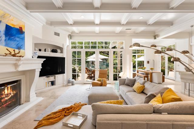 6369 Clubhouse Drive, Rancho Santa Fe CA: https://media.crmls.org/mediaz/a990a3f1-11b2-43e4-93f8-5a07f69feecb.jpg