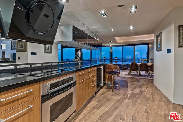 4335 Marina City Drive, Marina del Rey CA: https://media.crmls.org/mediaz/a990fd66-ef7f-4e77-a759-04bea31ddff6.jpg