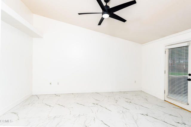 Detail Gallery Image 17 of 36 For 10103 Wentworth Ct, Bakersfield,  CA 93311 - 3 Beds | 2 Baths