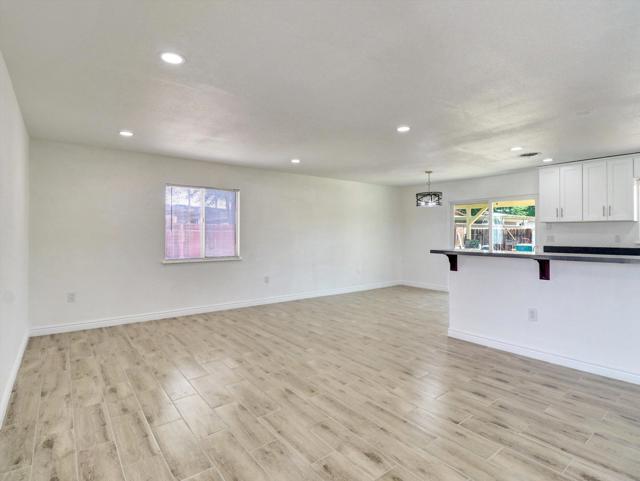 45530 Del Rey Avenue, Indio CA: https://media.crmls.org/mediaz/a99181cb-5cc0-45d2-aa52-6b127dd31c86.jpg