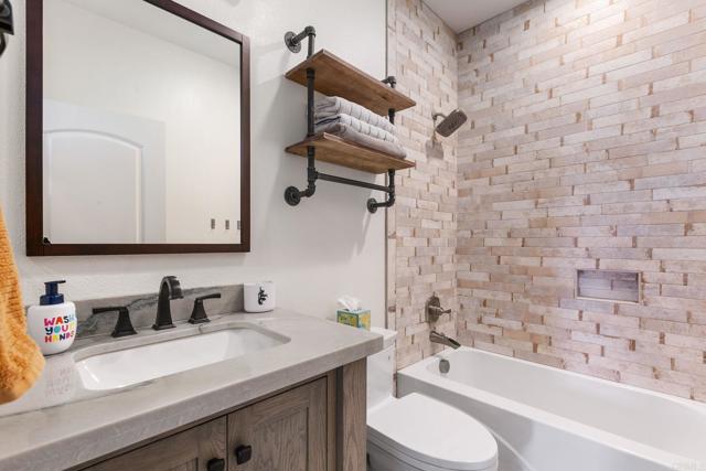 Image 36 of 74 For 1251 Holmgrove Drive