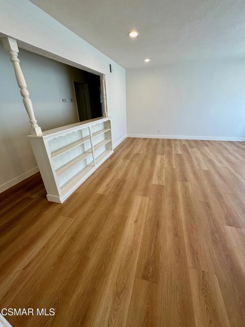 23939 Oxnard Street, Woodland Hills CA: https://media.crmls.org/mediaz/a991f5e0-d922-4cb5-8e9c-0f81823dd63d.jpg