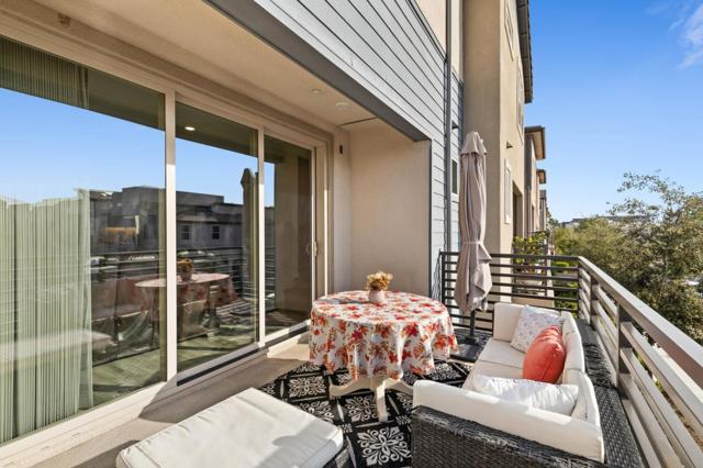 202 Keeper, Irvine CA: https://media.crmls.org/mediaz/a99205a0-0d61-43a5-bf58-79fd70dfb19e.jpg