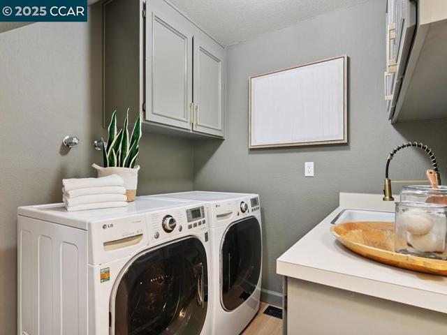 27 Toledo Dr, Lafayette CA: https://media.crmls.org/mediaz/a9923435-807d-4503-8498-1ed5d3b92b01.jpg