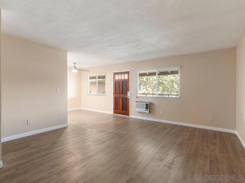 2094 Grand Ave - photo 9