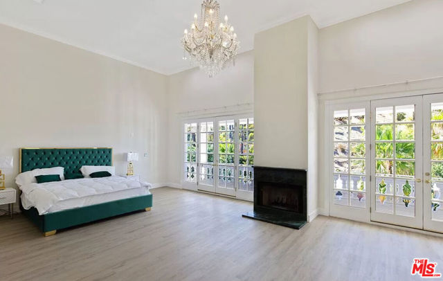 4434 Grimes Place, Encino CA: https://media.crmls.org/mediaz/a992ef78-c0de-46e7-85b8-2f0df726f11e.jpg
