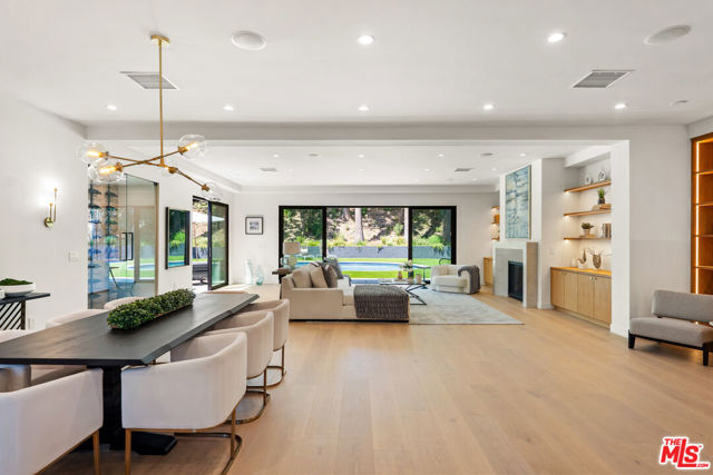 20215 Lorenzana Drive, Woodland Hills CA: https://media.crmls.org/mediaz/a993403d-81a6-4383-abd0-48d5e3a38537.jpg