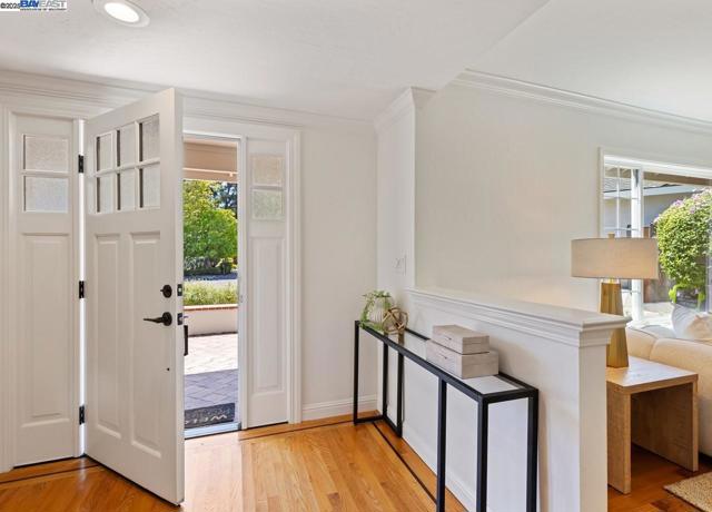 59 Arenas Ct, San Ramon CA: https://media.crmls.org/mediaz/a9937381-2668-4877-b8c6-f24cf3557aa5.jpg